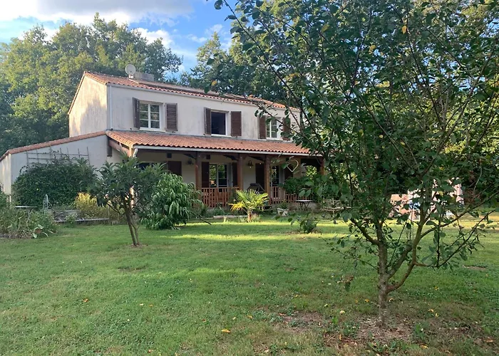D'hôtes Sous Les Grands Chênes Zen Saint-Etienne-de-Corcoue